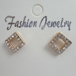 Diamond Shaped Rhinestone Trimmed Stud Earring